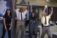 Brooklyn Nine-Nine – (v.l.n.r.) Rosa Diaz (Stephanie Beatriz); Terry Jeffords (Terry Crews); Amy Santiago (Melissa Fumero); Charles Boyle (Joe Lo Truglio)