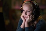 Dead Pixels – Die Erweiterung ist nicht so toll, wie Meg (Alexa Davies) sie sich erhofft hat.