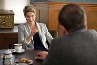 Henker & Richter – Saskia Henker (Rike Schmid) hat mal wieder den richtigen Durchblick.