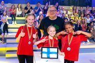 1, 2 oder 3 – Das rote Rateteam aus Turku/Finnland hatte heute einen unterhaltsamen Tag im "1, 2 oder 3"-Studio.