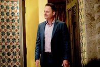 Single Parents – Chris Harrison (Chris Harrison).