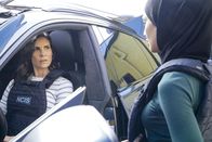 Navy CIS: L.A. – Kensi Blye (Daniela Ruah, l.); Special Agent Fatima Namaz (Medalion Rahimi, r.)