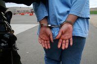Lockdown - Hinter Gittern – Das Valley State Prison in Chowchilla in Kalifornien scheint auf den ersten Blick ein ganz normales Hochsicherheitsgefängnis zu sein - allerdings ist es einzigartig, was seine Bewohner betrifft: Es beherbergt über 3900 weibliche Gewalttäterinnen ...