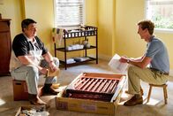 Young Sheldon – George Cooper sen. (Lance Barber, l.); Pastor Jeff (Matt Hobby)