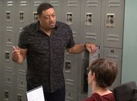 Speechless – Kenneth (Cedric Yarbrough, l.); J DiMeo (Micah Fowler, r.)
