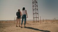 Fall - Fear Reaches New Heights – v.li.: Shiloh Hunter (Virginia Gardner), Becky Connor (Grace Caroline Currey)