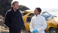 Mord auf Shetland – Unfall – oder nicht? Detective Inspector Jimmy Perez (Douglas Henshall) und Tatortermittlerin Willow Reeves (Nina Sosanya) beginnen zu ermitteln.