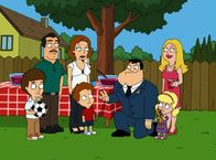 American Dad! – Jared (2.v.l.), Lisa (3.v.l.), Johnny (m.), Stan (3.v.r.), Francine (r.)