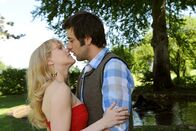 Sturm der Liebe – ARD STURM DER LIEBE FOLGE 1349 Uhr im ERSTEN. Rosalie (Natalie Alison, l.) bittet Jacob (Andreas Thiele, r.) um einen letzten Kuss ...