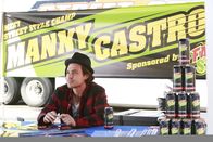 Castle – Weiß Manny Castro (Yani Gellman) irgendetwas, das mit dem Tod des Profi-Skateboarders zu tun hat? Immerhin war er einer seiner härtesten Konkurrenten ...