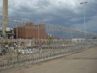 Lockdown - Hinter Gittern – PUEBLO, COLORADO: In 1993, Colorado responded to a wave of juvenile crime with an innovative new program called Youthful Offender System (YOS). After passing a 4-week boot camp, inmates who are between 15-24 years old are sent to the "Main Campus" where they are given an education, counseling and job training.