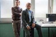 Tatort – L-R: Sebastian Bootz (Felix Klare) und Thorsten Lannert (Richy Müller) wollen sicher gehen, dass beim Tod zweier alter, pflegebedürftiger Männer nicht nachgeholfen wurde.