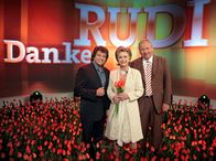 Danke Rudi! - Eine Hommage an Rudi Carrell – V.l. Andy Borg, Marijke Amado und Gastgeber Bernd Stelter.