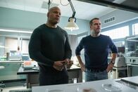Navy CIS: L.A. – Sam Hanna (LL Cool J, l.); G. Callen (Chris O'Donnell, r.)