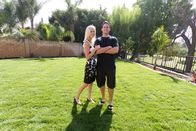 Die Super-Makler - Top oder Flop? – Christina (l.) und Tarek El Moussa (r.) kaufen preiswert Häuser auf und stecken all ihre Energie in die Renovierung und Sanierung. Anschließend hoffen sie auf einen gewinnbringenden Weiterverkauf ...