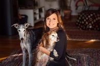 Tiere suchen ein Zuhause – Moderatorin Simone Sombecki
