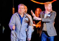 Modern Family – Eric Stonestreet (Cameron Tucker), Jesse Tyler Ferguson (Mitchell Pritchett).