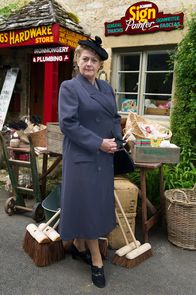 Father Brown – Alice Murphy (Melanie Kilburn).