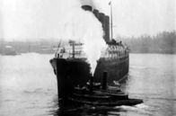 U-Boote – Das britische Passagierschiff „Lusitania" wurde im Ersten Weltkrieg von einem deutschen U-Boot versenkt.