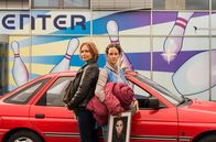 Billy Kuckuck - Mutterliebe – Billy Kuckuck (Aglaia Szyskowitz, li.) zum fünften Mal im Einsatz: Schuldnerin Jule Hellwig (Anja Knauer) wohnt in ihrem Auto. Jedenfalls bis Billy dieses Zuhause pfänden lässt …