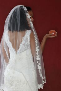 Mein perfektes Hochzeitskleid! - Atlanta – Bräute am Rande des Nervenzusammenbruchs, Brautmütter kurz vor der Krise, Hochzeitsausstatter im Ausnahmezustand - "Mein perfektes Hochzeitskleid! - Atlanta" zeigt, wie angehende Ehefrauen im Pfirsich-Staat Georgia ihr Umfeld bei der Wahl des Brautkleides in den Wahnsinn treiben.