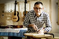 Heimatleuchten – Gitarrenbauer Hans-Peter Bamberger, Hallein