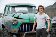 Monster Trucks – Ein Junge (Lucas Till), ein Truck, eine Mission - kann Tripp sein Monster wieder nach Hause bringen?; Ein Junge (Lucas Till), ein Truck, eine Mission - kann Tripp sein Monster wieder nach Hause bringen?