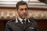 Signora Volpe – Capitano Giovanni Riva (Giovanni Cirfiera) findet schnell heraus, dass Hector keines natürlichen Todes gestorben ist.