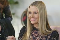 Modern Family – Nicole Rosemary Page (Mira Sorvino)