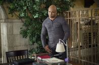 Navy CIS: L.A. – Ist irritiert, als sich sein Kollege Callen auf eine geheime Mission begibt: Sam (LL Cool J) ...