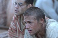 Papillon – L - R: Louis Dega (Rami Malek), Henri Charrière (Charlie Hunnam).