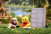 Unser Sandmännchen – Schnattchen hat einen neuen Schrank, der allerdings noch aufgebaut werden muss. Pitti bietet seine Hilfe an.