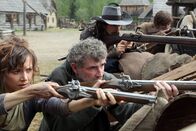Die Musketiere – (v.l.n.r.) Jeanne (Linzey Cocker); Bertrand (Steve Evets); Aramis (Santiago Cabrera)