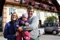 Zu Tisch ... – Familie Prodinger-Ebner vom Biohof „Suppangut“.