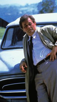 Columbo – Lt. Columbo (Peter Falk) nimmt die Ermittlungen im Fall des toten Nick Franco auf. Aber er kommt nicht so schnell voran. Er stellt nur kleinere Ungereimtheiten fest.