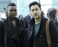 Atlanta Medical – Dr. Mina Okafor (Shaunette Renée Wilson, l.); Dr. Devon Pravesh (Manish Dayal, r.)