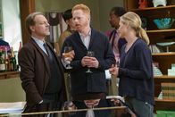 Modern Family – L-R: Sam Turnbull (Bo Foxworth), Mitchell Pritchett (Jesse Tyler Ferguson), Claire Dunphy (Julie Bowen)