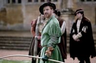 Wolf Hall – Henry VIII. (Damian Lewis, vorne) bangt um die königliche Thronfolge.