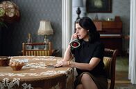 Evil – Eriks Mutter (Ruth Vega Fernandez) teilt ihm mit, dass sie sich zukünftig nicht mehr sprechen sollten.