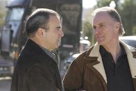 Criminal Minds – Bei den Recherchen stoßen Gideon (Mandy Patinkin, l.) und sein Team auf Frank (Keith Carradine, r.), einem Sexualsadisten, der 30 Jahre lang ohne jedes Mitgefühl Menschen entführt, gefoltert und umgebracht hat ...