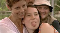 Rogue - Im falschen Revier – Elizabeth (Heather Mitchell) und Sherry (Mia Wasikowska)