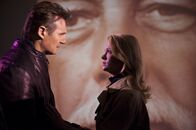 Unknown Identity – L-R: Martin Harris (Liam Neeson) und Elizabeth Harris (January Jones).