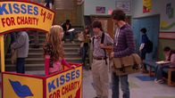 iCarly – Sam Puckett (Jennette McCurdy, l.), Shane (James Maslow, r.)