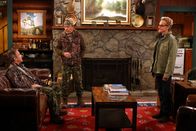 Last Man Standing – Wie wird das Zusammentreffen von Ryans Vater Victor (Jere Burns, r.), Mike (Tim Allen, l.) und Ed (Hector Elizondo, M.) verlaufen?