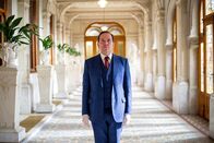 Professor T – Professor T (Ben Miller)