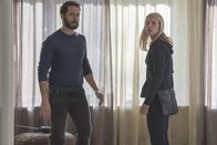 Homeland – Wird Al-Amin (George Georgiou, l.) Carrie (Claire Danes, r.) helfen, den geplanten Anschlag auf Berlin zu verhindern?
