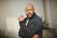 9-1-1 Notruf L.A. – (1. Staffel) - Das Familienleben und die Ehe mit Athena ist für Michael Grant (Rockmond Dunbar) immer wieder von Schwierigkeiten gespickt. Wird er eine Entscheidung treffen, die das Leben der Menschen, die ihm am nächsten stehen, für immer verändern wird?