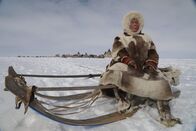 Wunder unserer Welt – Ein Rentier-Hirte bei der jährlichen Migration der Nenzen auf der Halbinsel Jamal im Nordwesten Sibiriens.