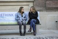 Navy CIS – Angie Grey (Cassi Thomson, l.); Jack Sloane (Maria Bello, r.)