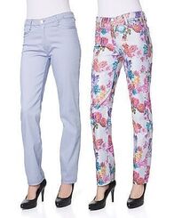 Judith Williams Fashion – Wie praktisch ist das denn: Mit dieser Wendehose bekommen Sie 2 Hosen zum Preis von einer! Die eine Seite der Hose ist uni-hellblau, die andere Seite verzaubert durch einen hübschen Allover-Blumendruck.
